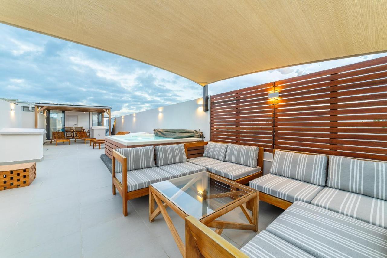 One Bay Residence Unit 15 - Penthouse With Private Roof Top, Jacuzzi And Sea View Grand Bay Εξωτερικό φωτογραφία